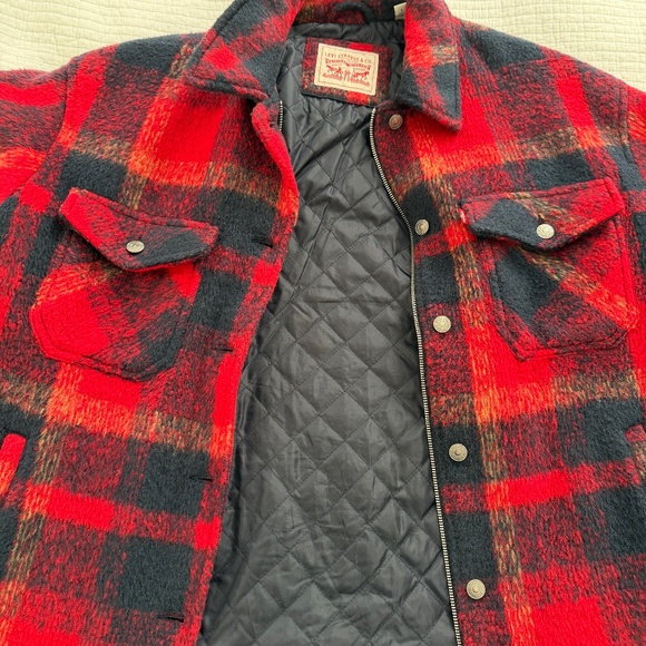 Levi’s Women’s Cozy Plaid Jacket with zipper - Picture 2 of 5